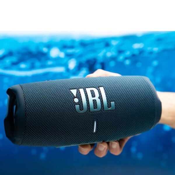 Parlante Bluetooth JBL Charge 5 resistente al agua IP67
