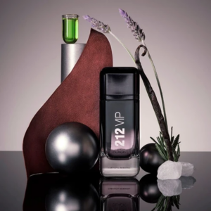 Perfume Carolina Herrera 212 Vip Black para Hombre - Imagen 3