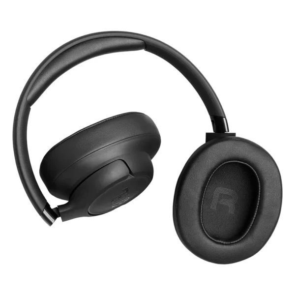 Auriculares JBL Tune 780NC negros en ángulo con almohadilla y logo lateral