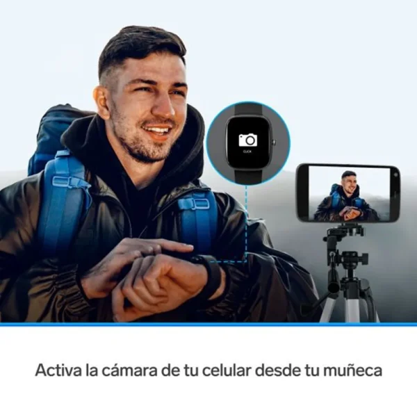 Smartwatch Steren controlando cámara del celular de forma remota en exteriores